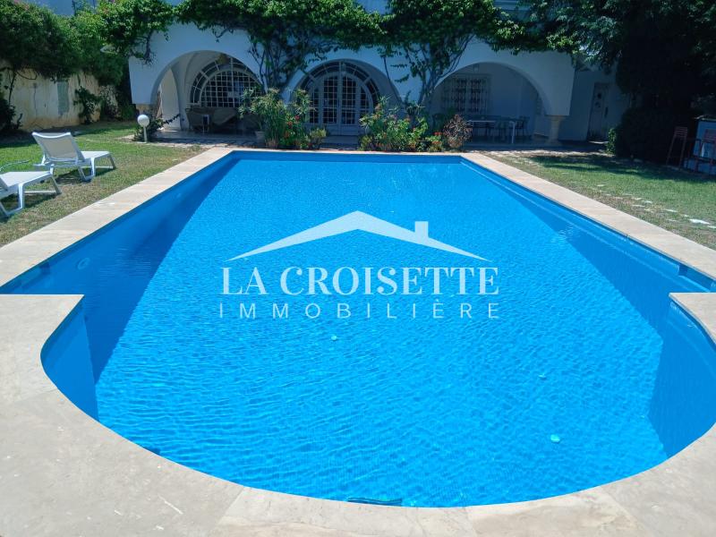 Villa S+4 avec piscine et jardin à La Marsa